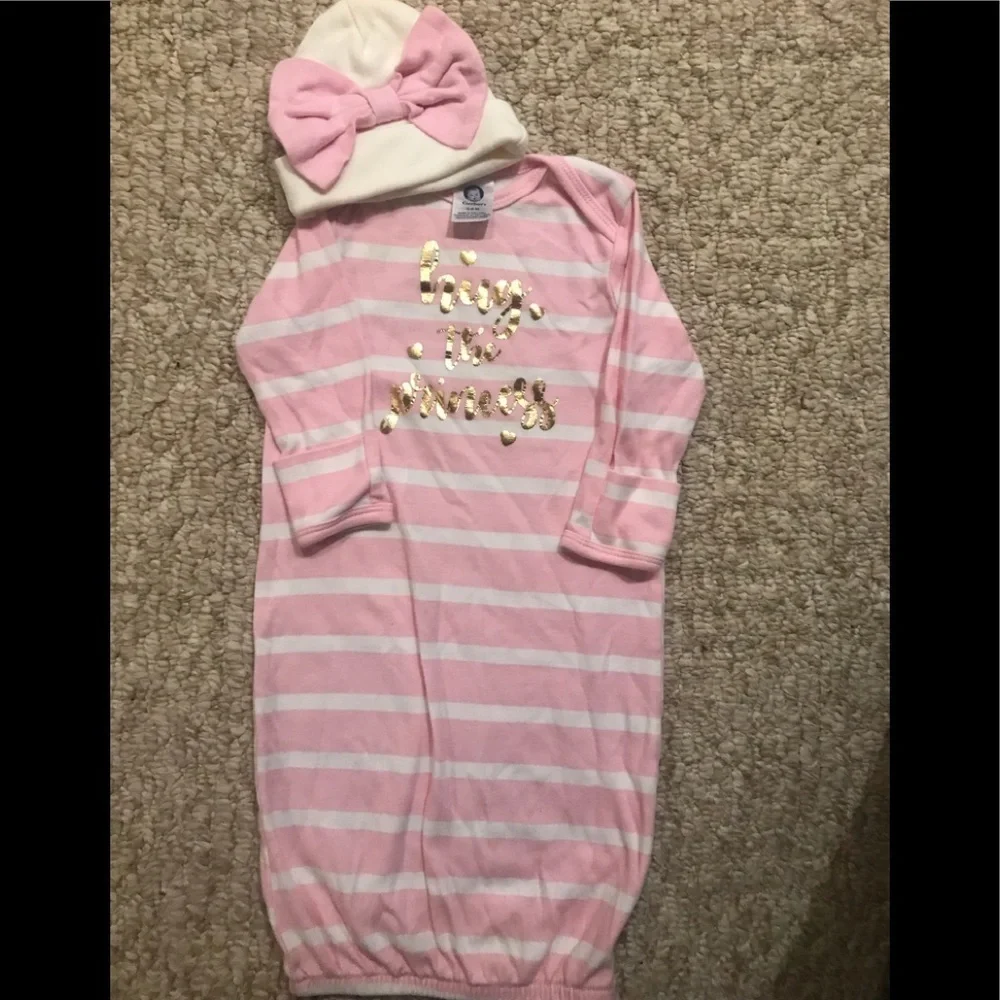 Adorable Pink Hug the princess Baby Gown & Bow Hat